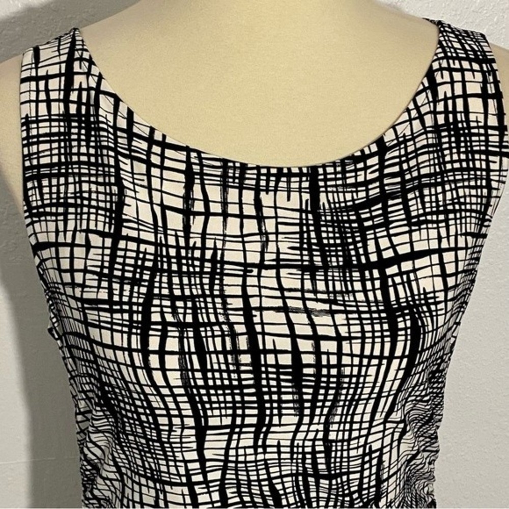 NEW Norma Kamali Shirred Sheath Dress Women's Size L Cream Black Sleeveless - Picture 4 of 10